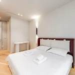 Lakeside Luxe By Pikhost