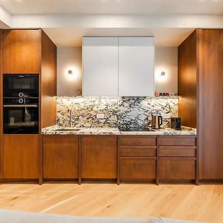 Lakeside Luxe By Pikhost アパート ティラナ