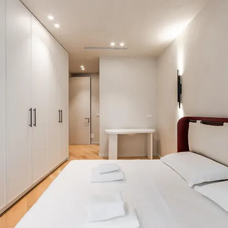 Apartment Lakeside Luxe By Pikhost Tirana