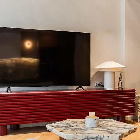 Apartment Lakeside Luxe By Pikhost Tirana