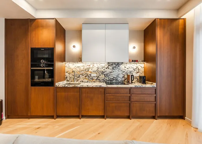 Lakeside Luxe By Pikhost アパート ティラナ