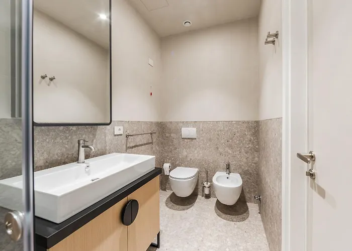 Lakeside Luxe By Pikhost ティラナ