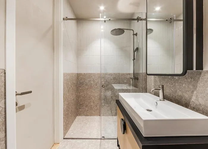 Lakeside Luxe By Pikhost Apartment