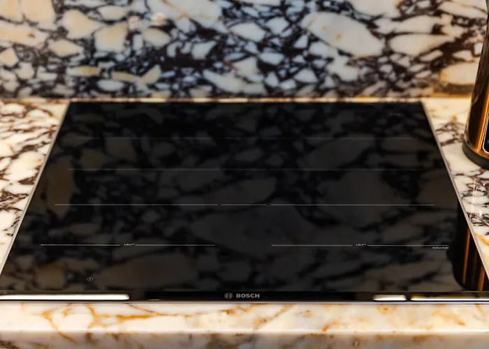 Lakeside Luxe By Pikhost アパート