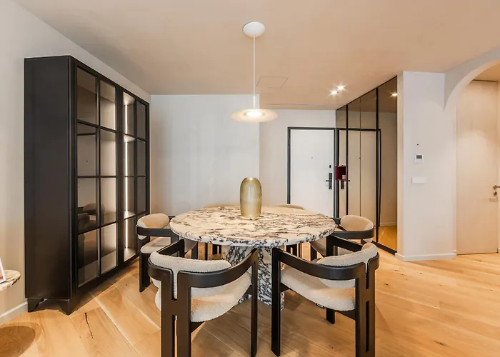 Lakeside Luxe By Pikhost