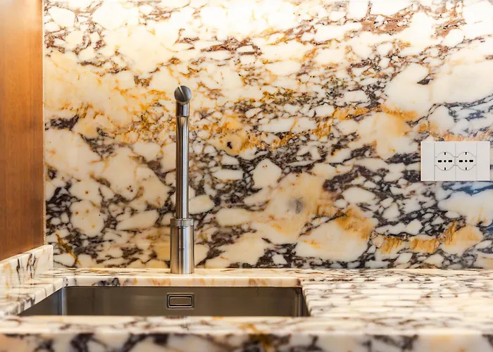 Lakeside Luxe By Pikhost * Tirana